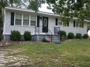 1401 Eastview Dr, Aberdeen, NC 28315
