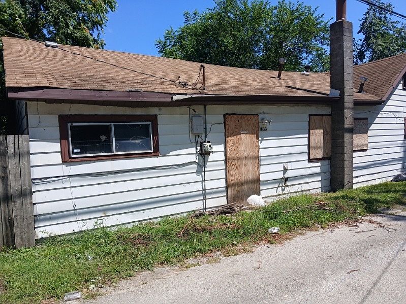 2nd image of 1833 170th St