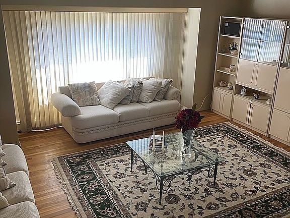 2nd image of 5 Klaibar Ln