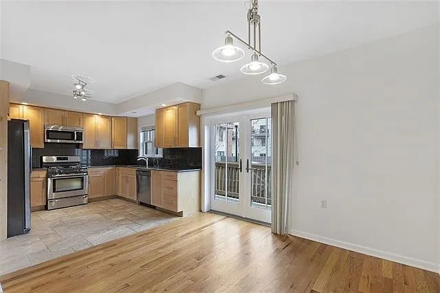 24-1 Ash St #1