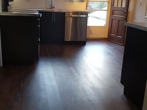 3rd image of 618 Nahma Ave