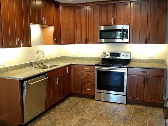 4th image of 3112 McKinley Dr