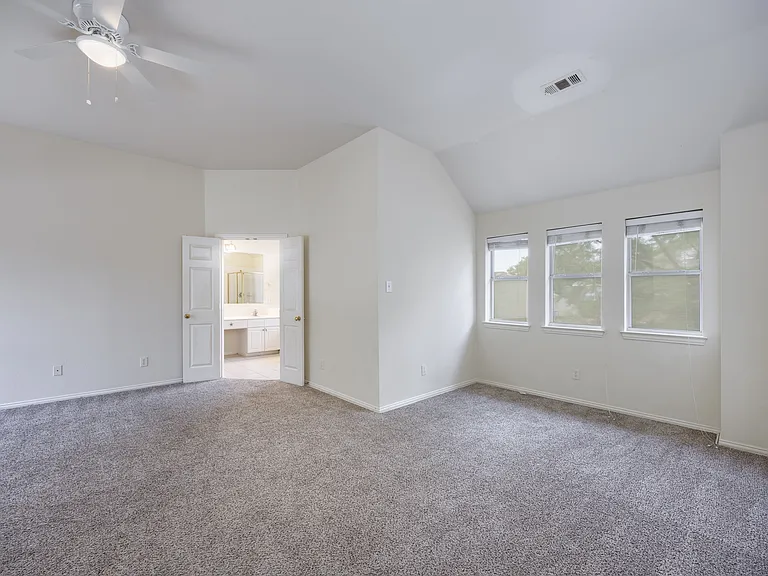6609 Amesbury Ln — Photo 6