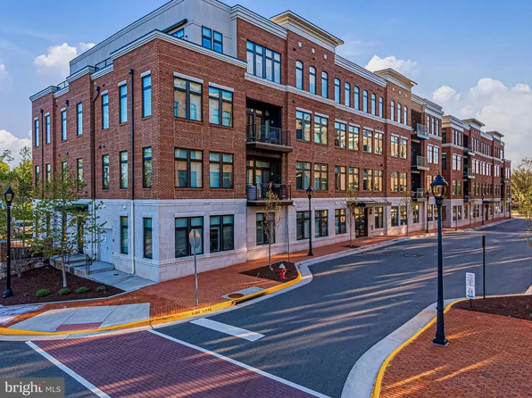 5 Stationmaster St SE APT 203, Leesburg, VA 20175
