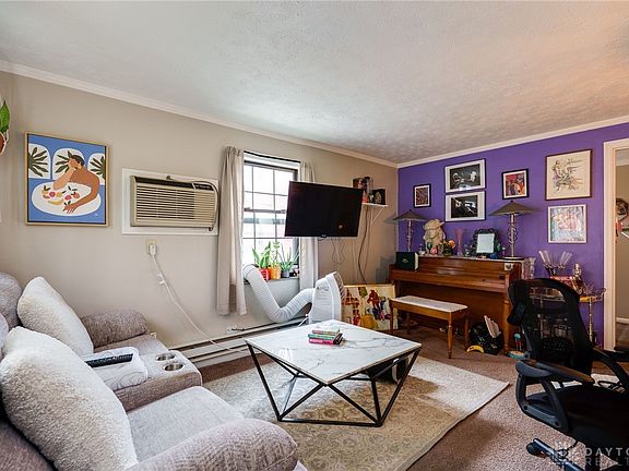 3rd image of 538 Wiltshire Blvd