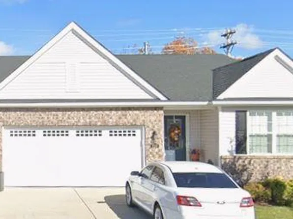 215 Cambium Ct, Wentzville, MO 63385