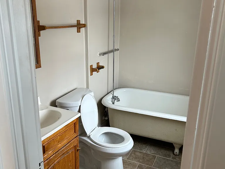184 Main Street — Photo 7