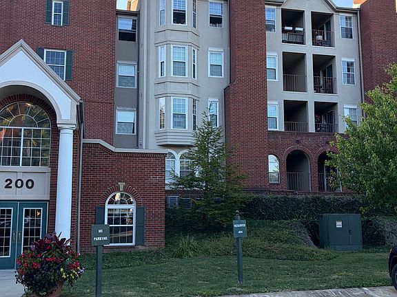 2nd image of 200 Fox Hollow Dr APT 201