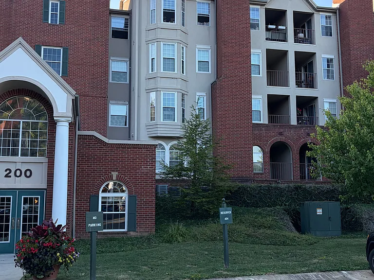 200 Fox Hollow Dr #201 — Photo 2