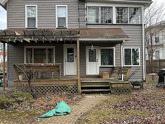 2nd image of 18 Wadsworth St