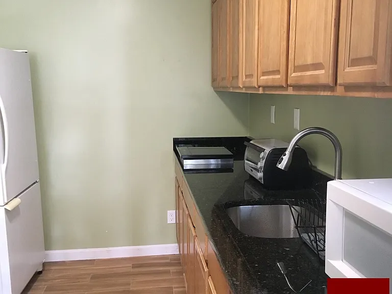 38 Floyd St #3 — Photo 3