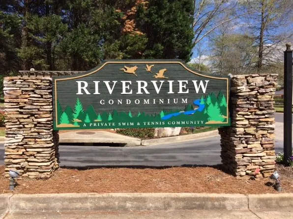 1001 Riverview Dr SE, Marietta, GA 30067