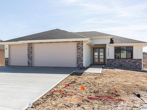 2nd image of 21903 Parkview Dr