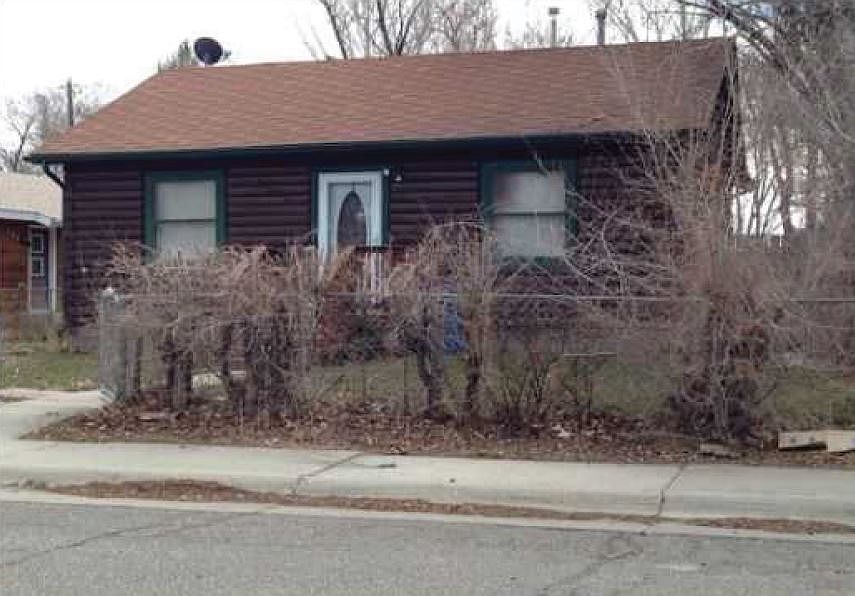 1st image of 229 E Bell Ave