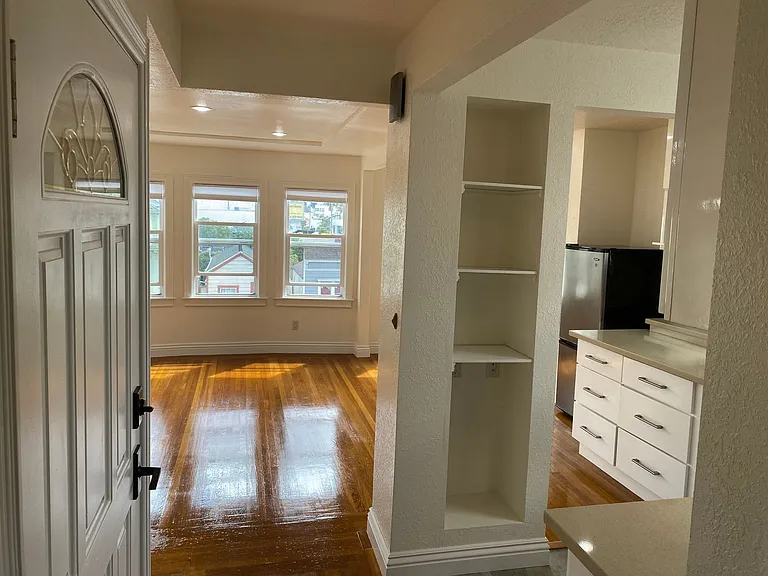 1572 Palou Ave — Photo 7