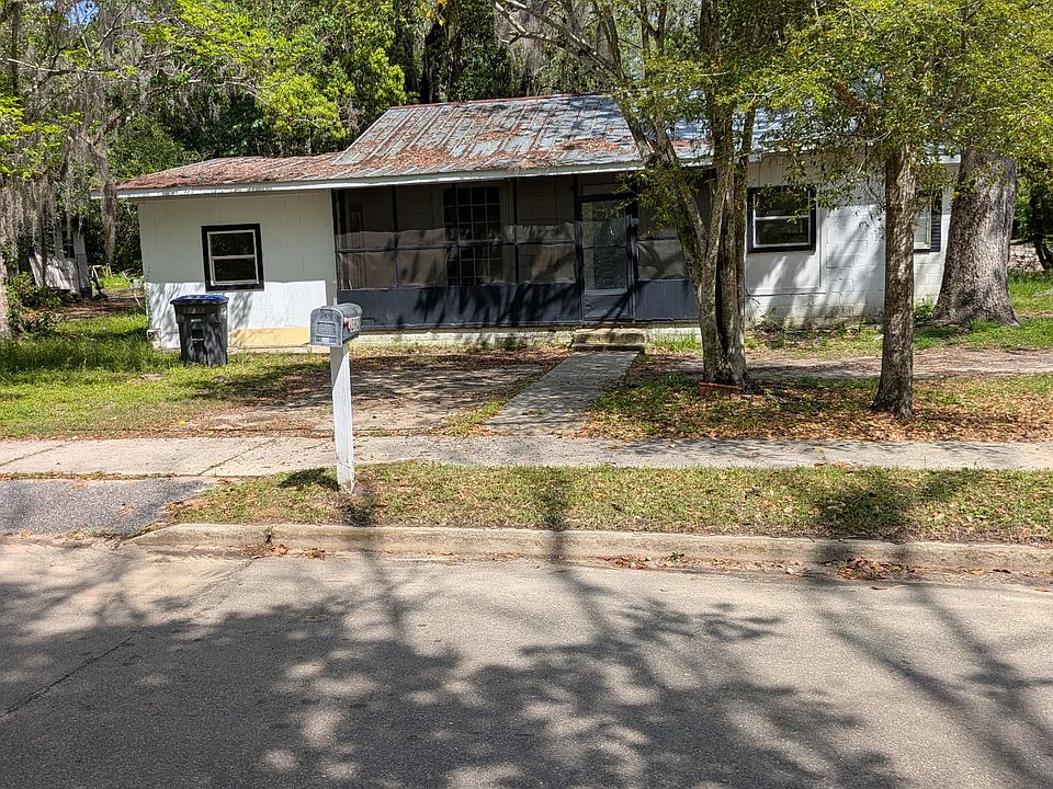 1st image of 390 S Waukeenah St