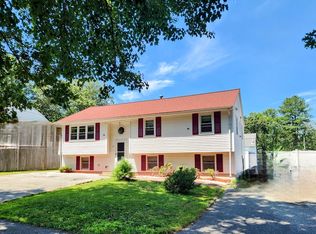 22 Osceola Ln, Billerica, MA 01821