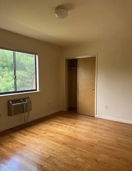 2 bed, 900 sqft, $2,200 — Photo 4