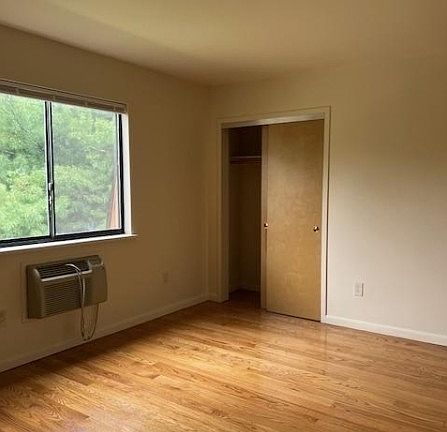 4th image of 123 Grove St #12