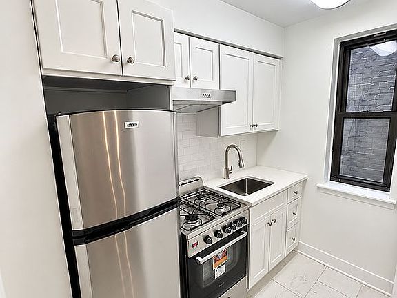 4th image of 46 W 65th St APT 3D