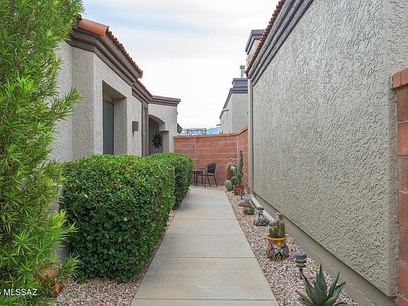 4th image of 312 N Royal Bell Dr