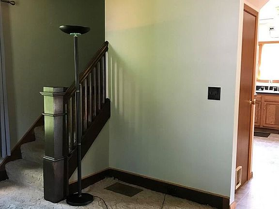 4th image of 282 Robinwood Ave