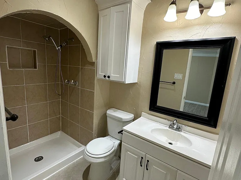 2918 Emberwood Dr — Photo 6
