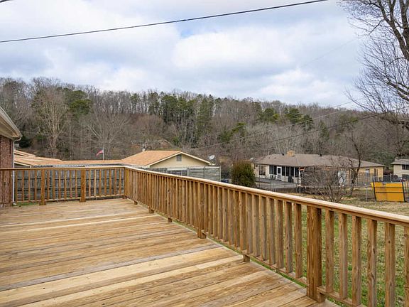 5th image of 103 Pine Forest Ln