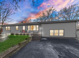 790 Juniper Rd, Valparaiso, IN 46385