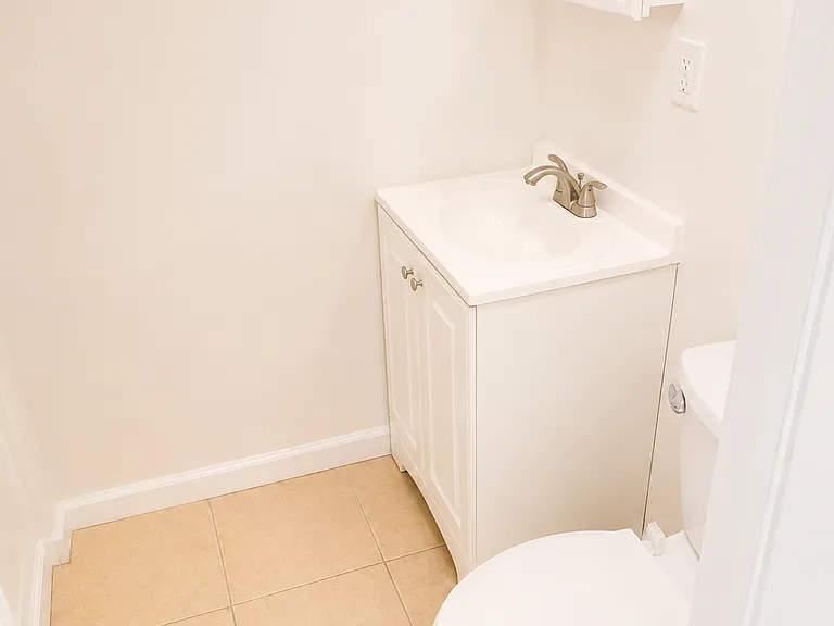 1357 Rosecrans St #B — Photo 4