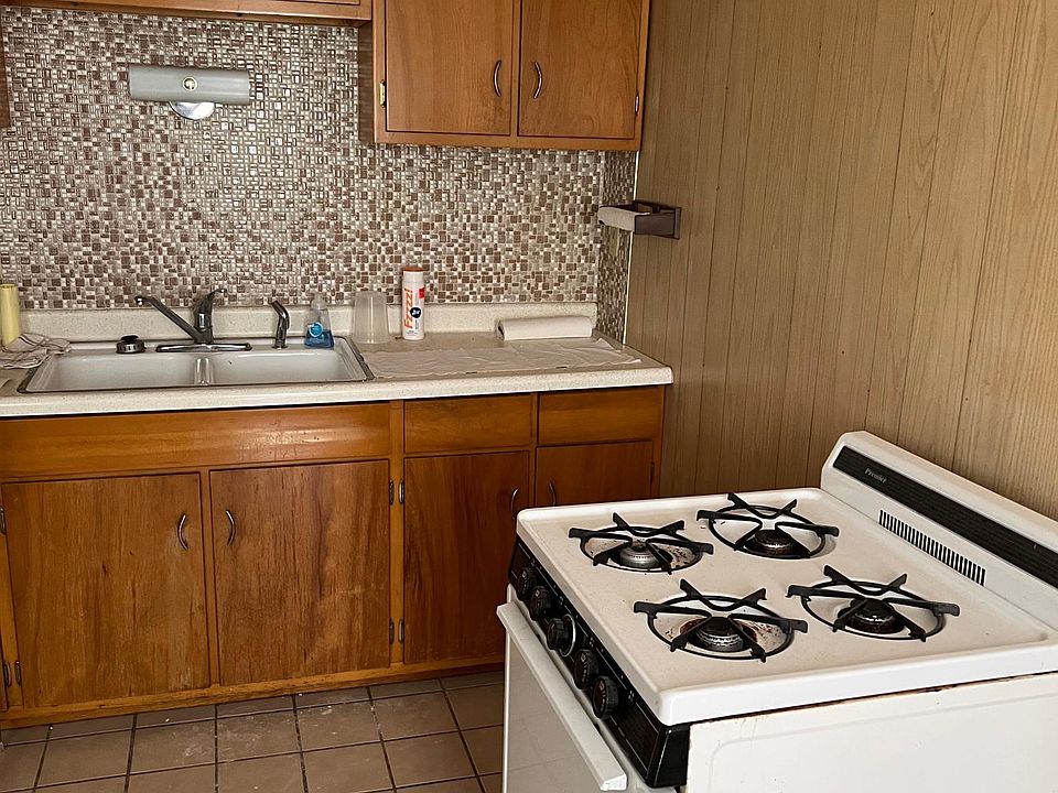 2nd image of 1910 Coltman Rd #2