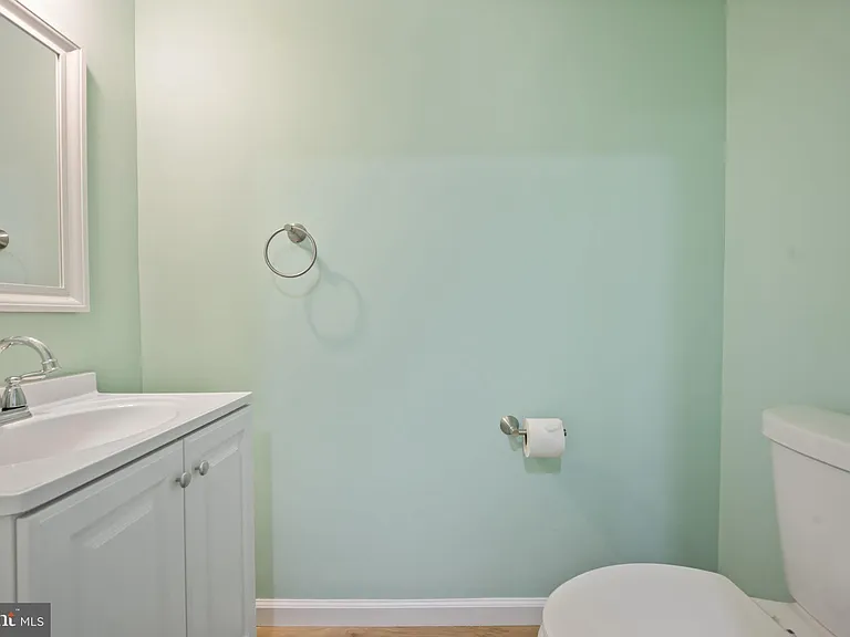 1316 McHenry St — Photo 12