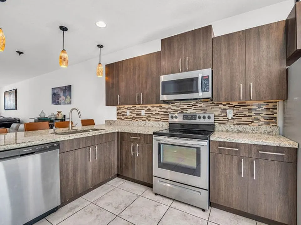 1437 SE 23rd Ter