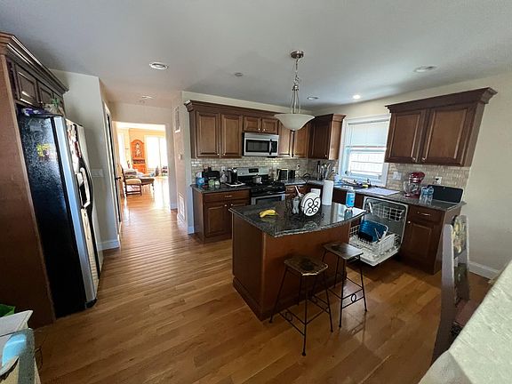 2nd image of 12 Lincoln Ave