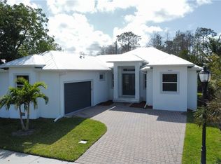 3252 Lunar St, Naples, FL 34112