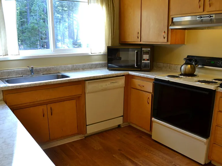 544 Koru St — Photo 8