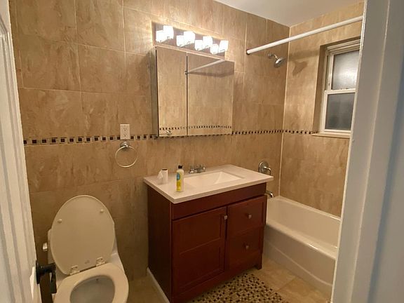5th image of 2703 Yates Ave #1