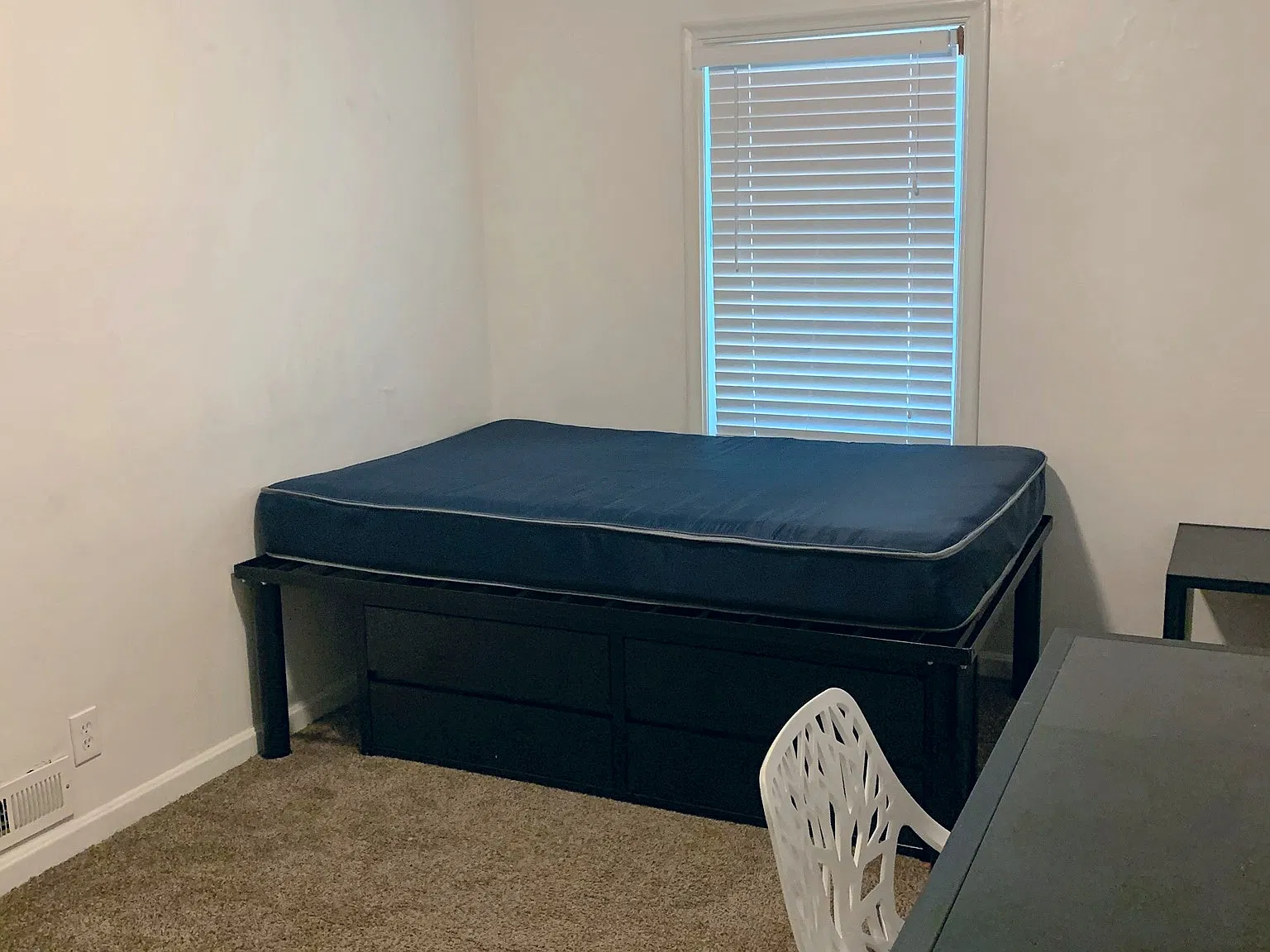 5 bed, 1700 sqft, $625 — Photo 4