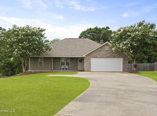 12 Mercer Dr, Petal, MS 39465