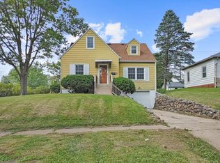 2004 Evelyn St, Perry, IA 50220