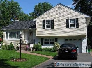 1 Transverse Rd, Garden City, NY 11530