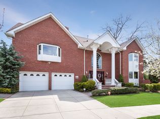 64-65 211th St, Bayside, NY 11364