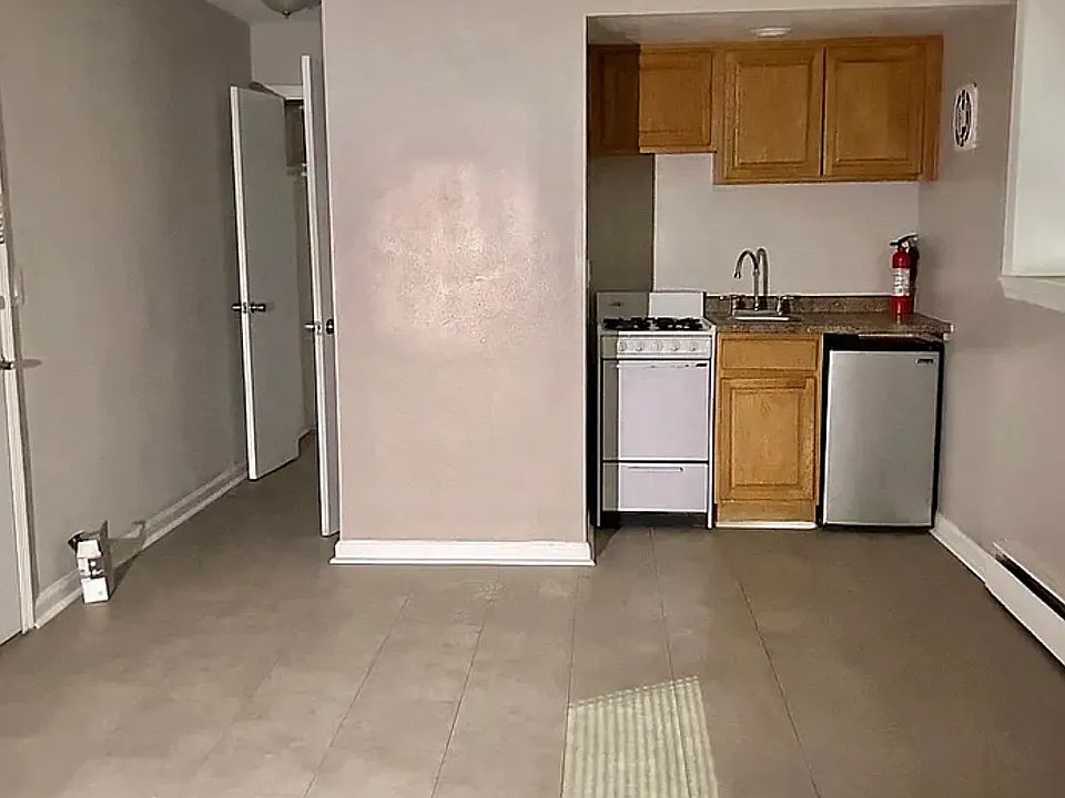 1st image of 5 Bernice Rd #5C