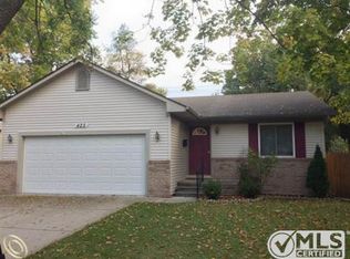 425 W Meyers Ave, Hazel Park, MI