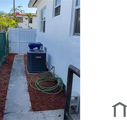 1209 NE 110th St — Photo 7