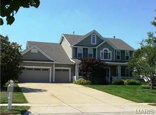525 Autumn Bluff Dr, Ballwin, MO 63021