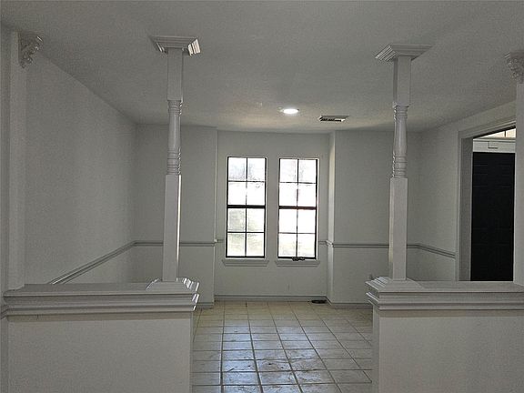 4th image of 5118 W Davis Rd