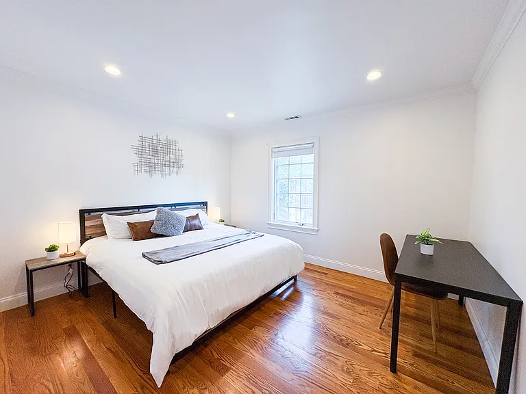 87 Stephen St #1C — Photo 76