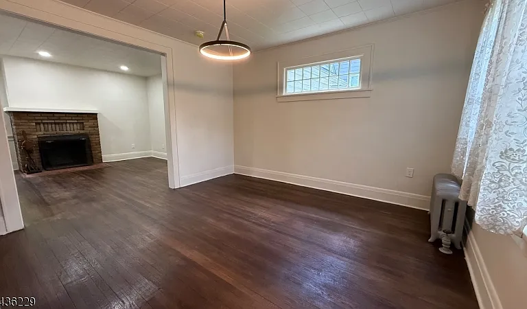 1126 Kensington Ave — Photo 3