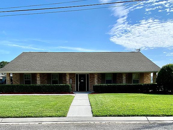 2nd image of 402 Pavlas Pl